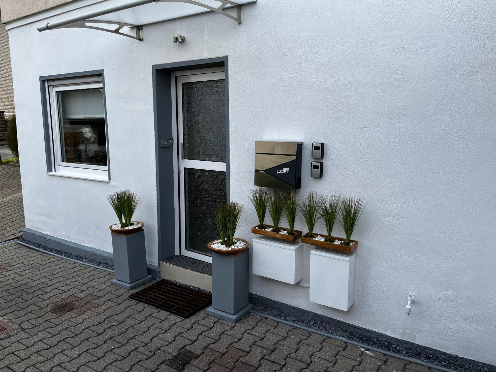 Beste Lage In Bochum Sehr Hochwertige, Individuelle Wohnung Als Hotelalternative Mit Suedterrasse, Pkw-Stellplatz, Wallbox U.V.M. Buitenkant foto