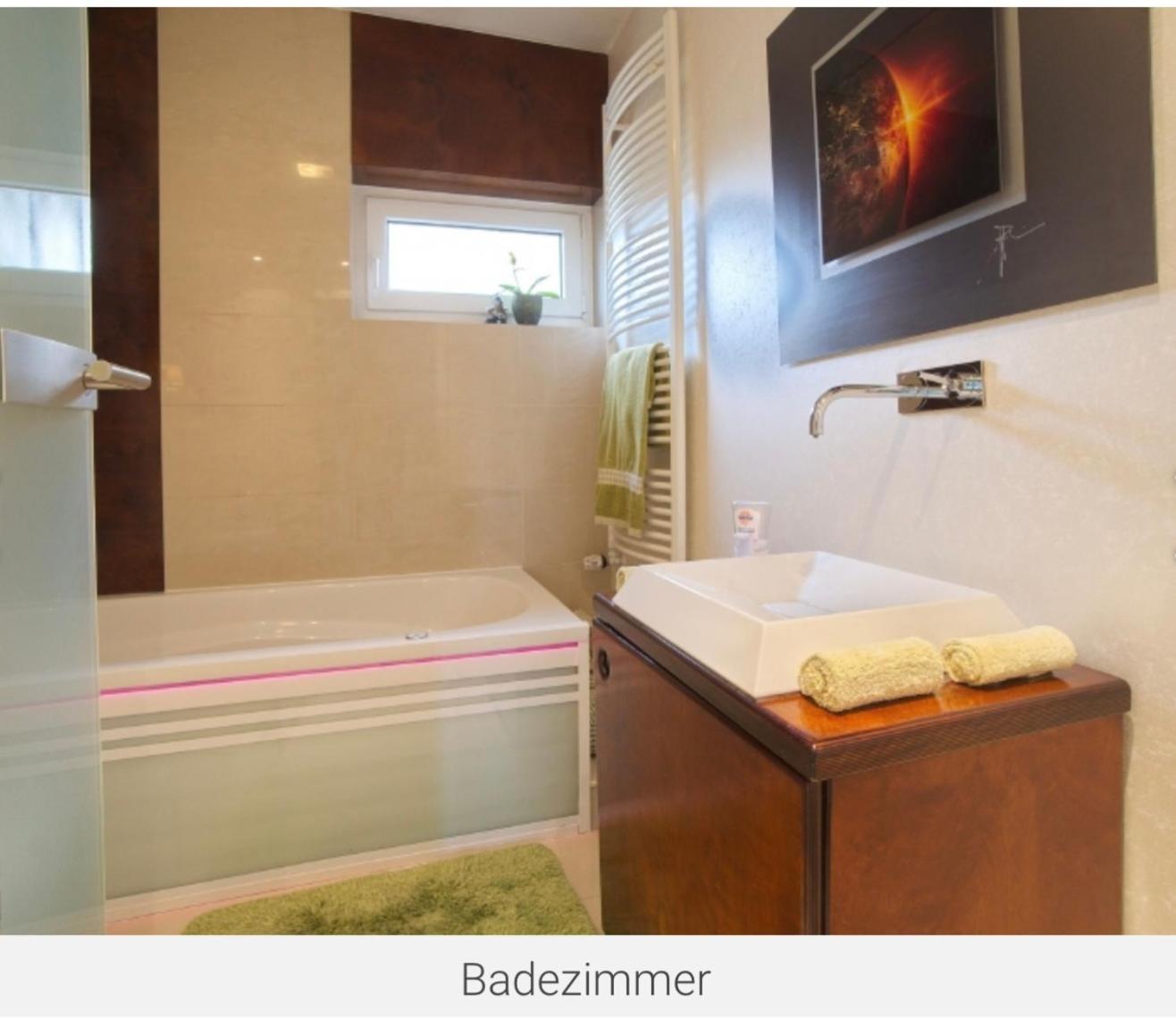Beste Lage In Bochum Sehr Hochwertige, Individuelle Wohnung Als Hotelalternative Mit Suedterrasse, Pkw-Stellplatz, Wallbox U.V.M. Buitenkant foto